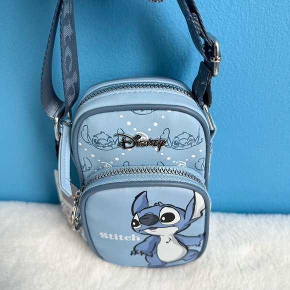 *NEW* Stitch Weekender/Overnight/Duffle Bag;  Backpack and Crossbody - Picture 9 of 12